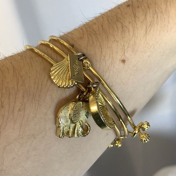 Lilly Pulitzer Bundle of 3 Bangle Charm Gold Tone Bracelets Elephant Shell Fruit - Picture 10 of 12